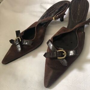 Nine West low heel suede closed toe sandals, size 8 M